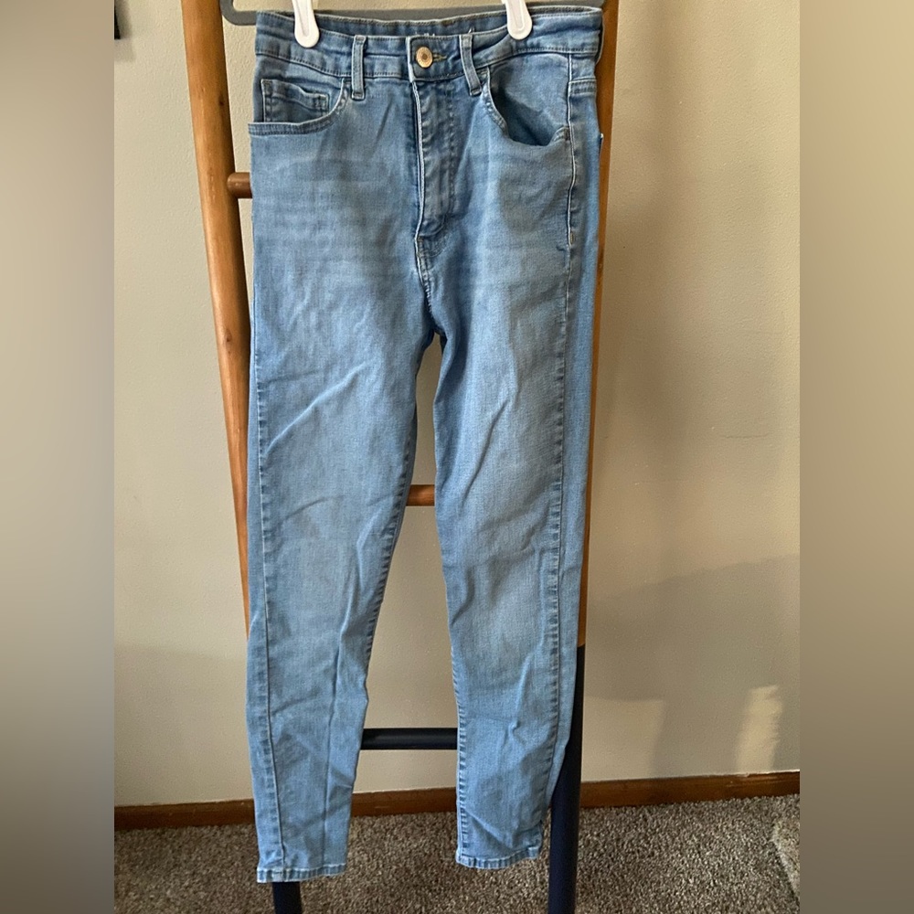 Forever 21 Light blue skinny jeans medium/6